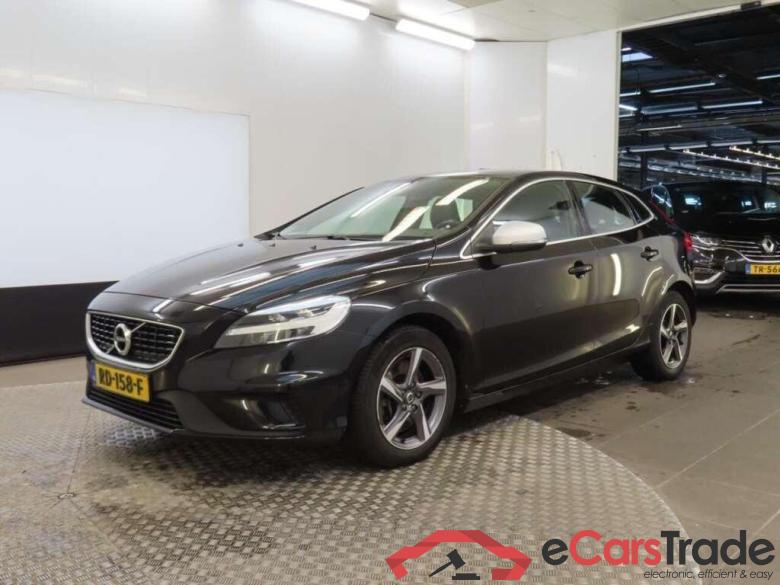 VOLVO V40 2.0 D #1
