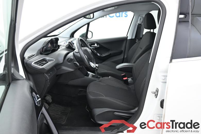Peugeot 208 1.2 PureTech Allure Sport-Seats Navi Klima PDC ... #5