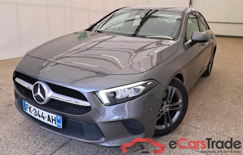 Mercedes A 180d Aut. LED-Xenon Widescreen Navi 1/2 Sport-Leather KeylessGo Camera Klima PDC ...