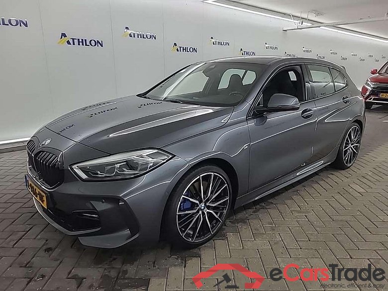 BMW 1-serie 120iA 5D 131kW #1