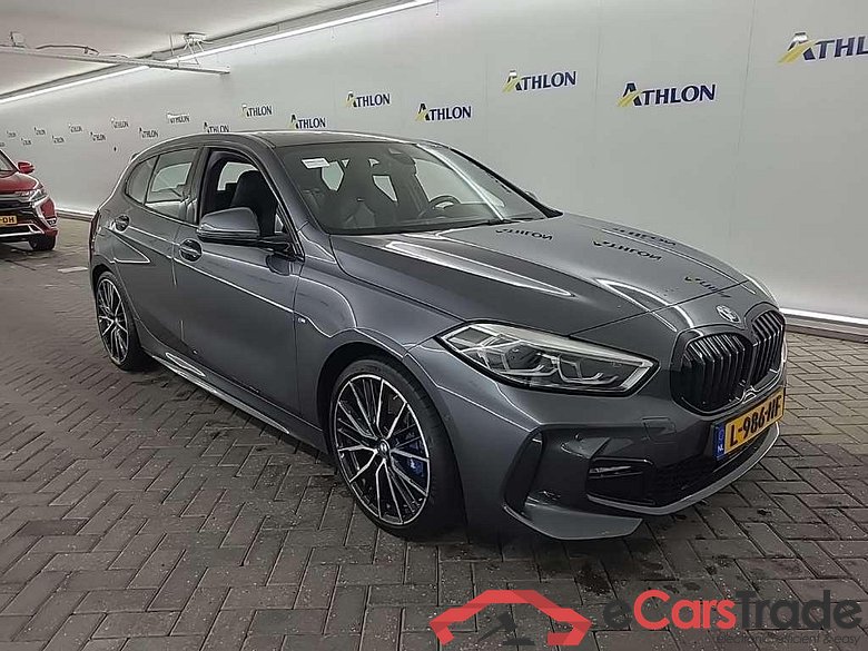 BMW 1-serie 120iA 5D 131kW #2