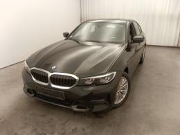 BMW 3 - 2019 330iXA OPF (EU6d-TEMP) 4d