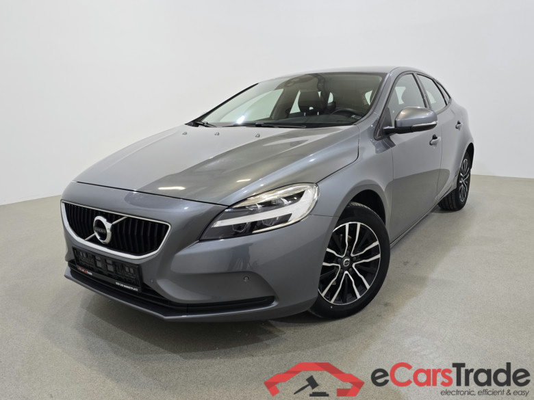Volvo V40 2.0 D2 Black Edition LED Navi Leather KeylessGo Camera Klima PDC ... #1