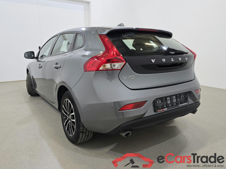 Volvo V40 2.0 D2 Black Edition LED Navi Leather KeylessGo Camera Klima PDC ... #4