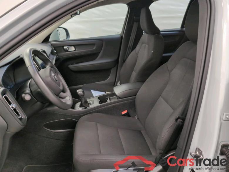 VOLVO XC40 1.5 T2 MOMENTUM CORE #6