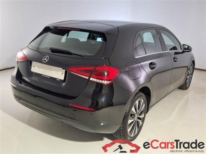 Mercedes 76 MERCEDES-BENZ CLASSE A / 2018 / 5P / BERLINA A 250 E EQ-POWER AUTO BUSINESS EXTRA #2