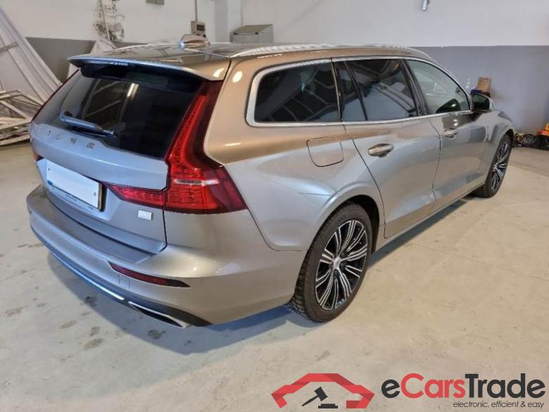 Volvo 75 VOLVO V60 / 2019 / 5P / STATION WAGON T6 PLUG-IN AWD AUTOM.INSCR.EXPR. #2