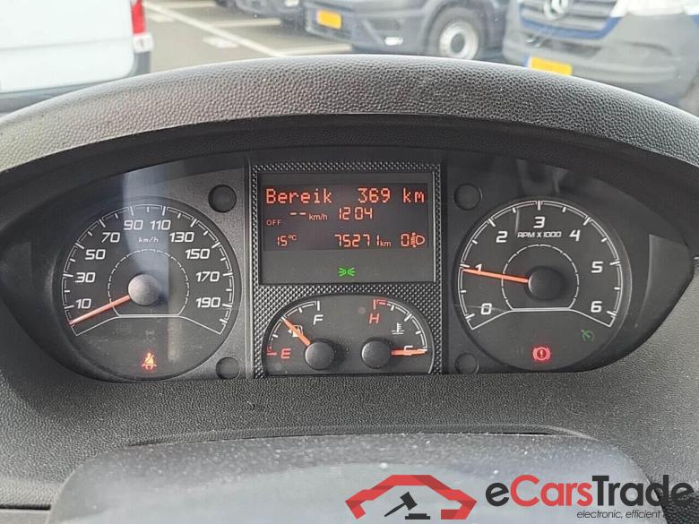PEUGEOT Boxer 330 2.2 BlueHDi L2H2 Premium #4