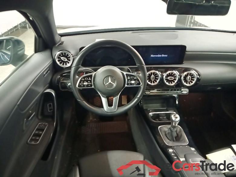 Mercedes A 180d Limousine Progressive LED-Xenon Widescreen Navi Ambient Sport-Leather KeylessGo Klima PDC ... #6