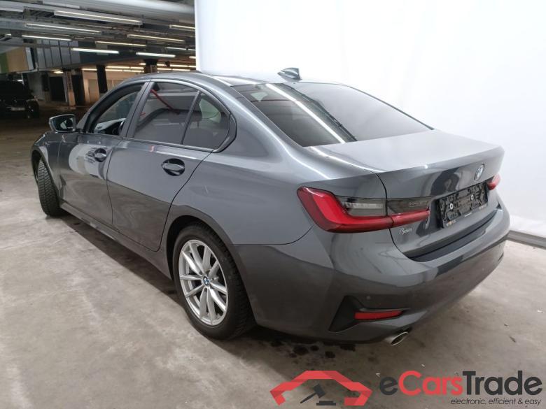 BMW 3 Reeks Berline 318dA (100 kW) 4d #3