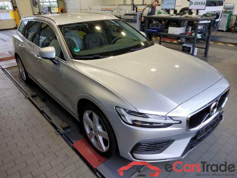VOLVO V60 V60 Kombi (2018->), T6 Twin Engine AWD, Momentum Pro (EURO 6d-TEMP)(OPF), 2019 - 2020 #2