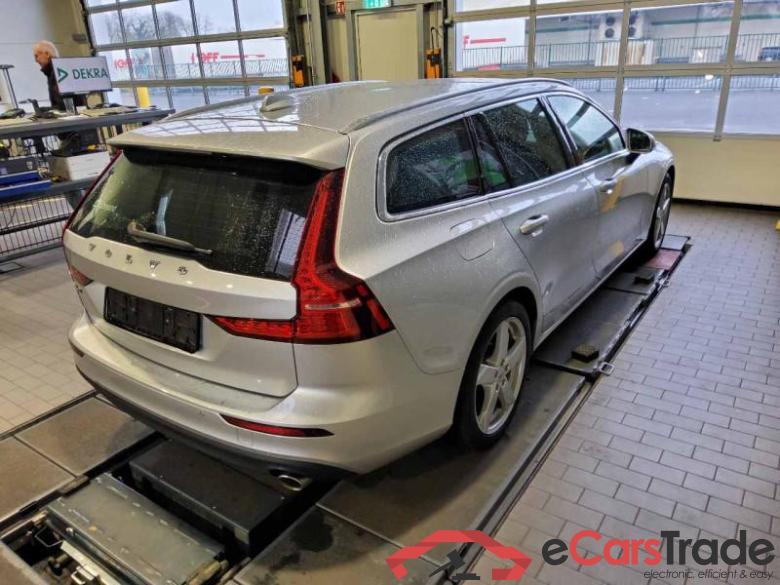 VOLVO V60 V60 Kombi (2018->), T6 Twin Engine AWD, Momentum Pro (EURO 6d-TEMP)(OPF), 2019 - 2020 #3