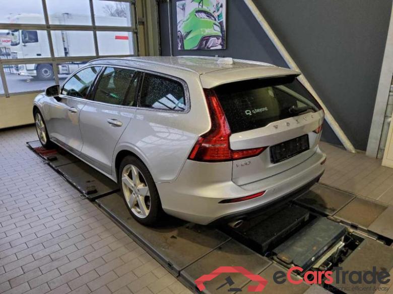 VOLVO V60 V60 Kombi (2018->), T6 Twin Engine AWD, Momentum Pro (EURO 6d-TEMP)(OPF), 2019 - 2020 #4