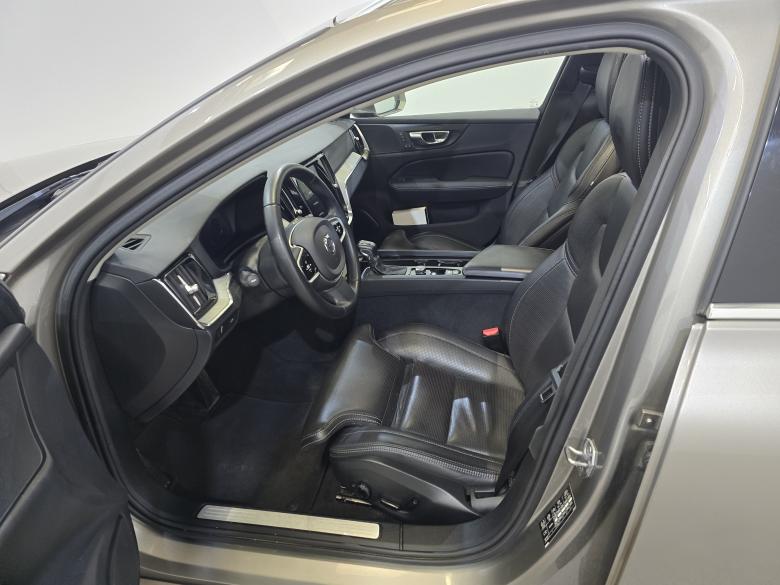 Volvo V60 2.0 D4 Inscription 190Hp Aut. Pano LED-Xenon Head-Up Virtual Navi Sport-Leather KeylessGo Camera Klima PDC ... #6