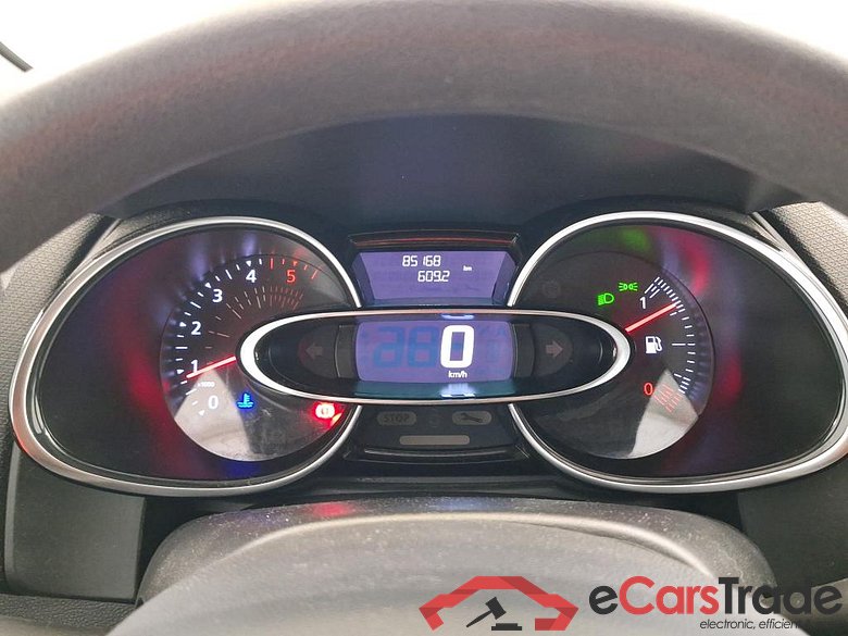Renault  Clio IV Air MediaNav 1.5 dCi 75CV BVM5 E6 / VH SUR PARC #6