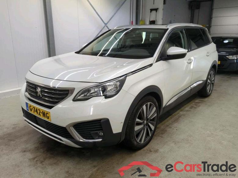 PEUGEOT 5008 1.2 PureTech Allure #1