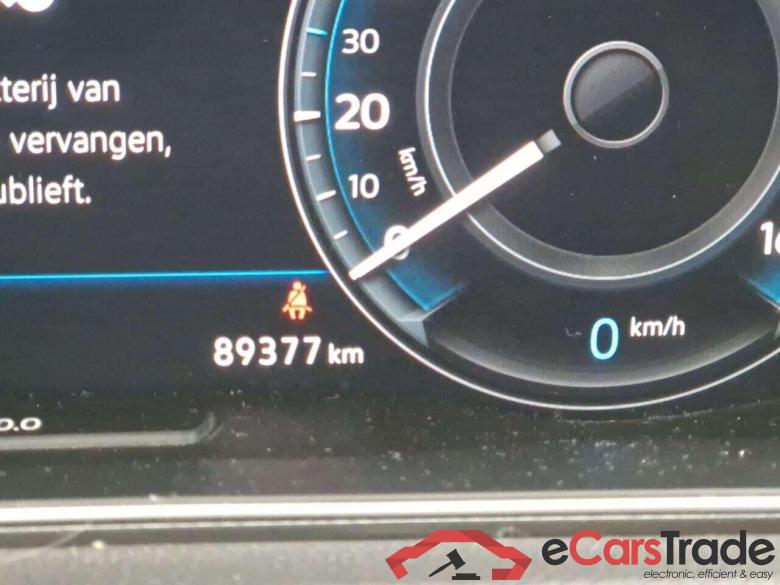VOLKSWAGEN e-Golf e-Dition #4