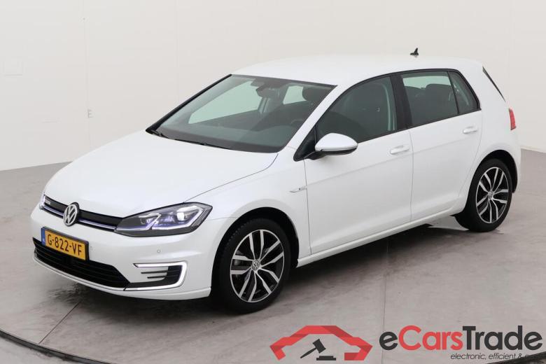 VOLKSWAGEN e-Golf  #1
