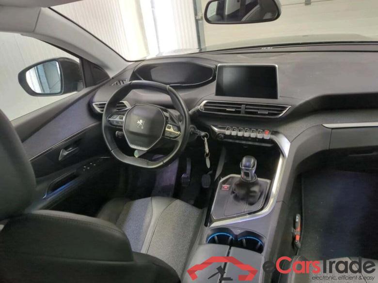 PEUGEOT 3008 1.2 PureTech Allure #3