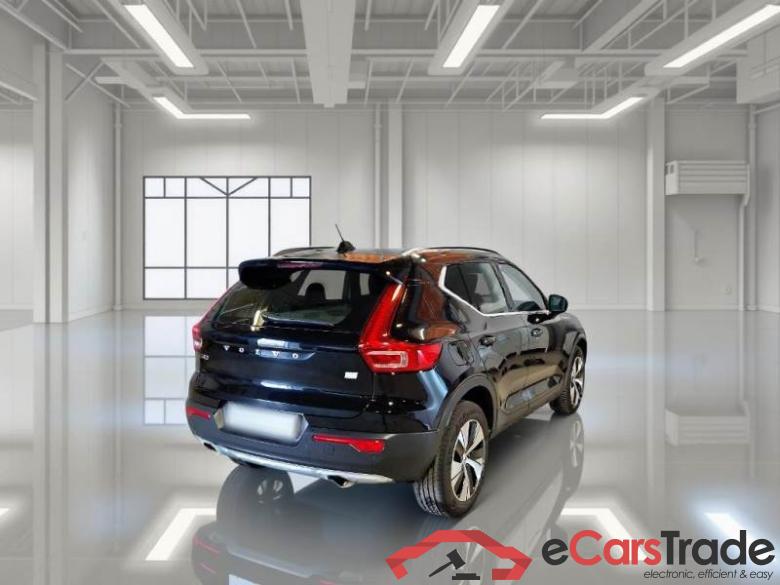 Volvo 228 VOLVO XC40 / 2017 / 5P / SUV T5 PLUG-IN HYBRID AUTO RECH INSCRIP EXPR #2