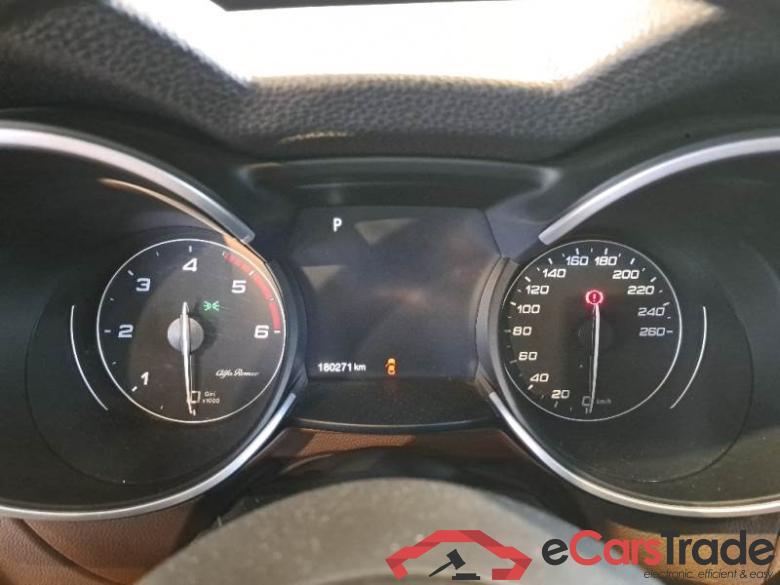 AlfaRomeo 61 ALFA ROMEO STELVIO / 2017 / 5P / SUV 2.2 TURBO DIESEL 190CV SPRINT AT8 Q4 #4