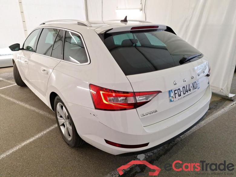 Skoda 1.4 TSI PHEV 218ch DSG6 Business Superb Break Business iV 1.4 TSI Hybrid 215CV BVA6 E6dT #2