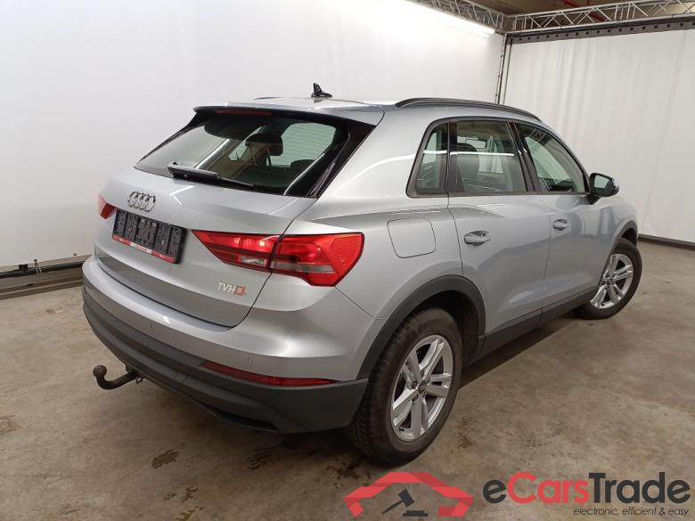 Audi Q3 35 TDI S Tronic Business Edition 5d #3