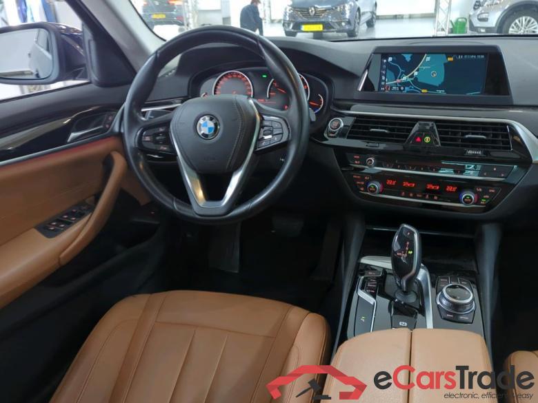 BMW 520i Touring Aut. Pano LED-Xenon Navi Leather KeylessGo Klima PDC ... #6