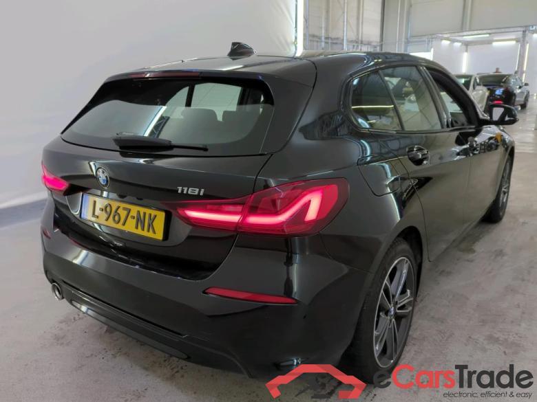BMW 1 Serie '19 BMW 1 Serie 118iA Corporate Executive Sport 5d #2