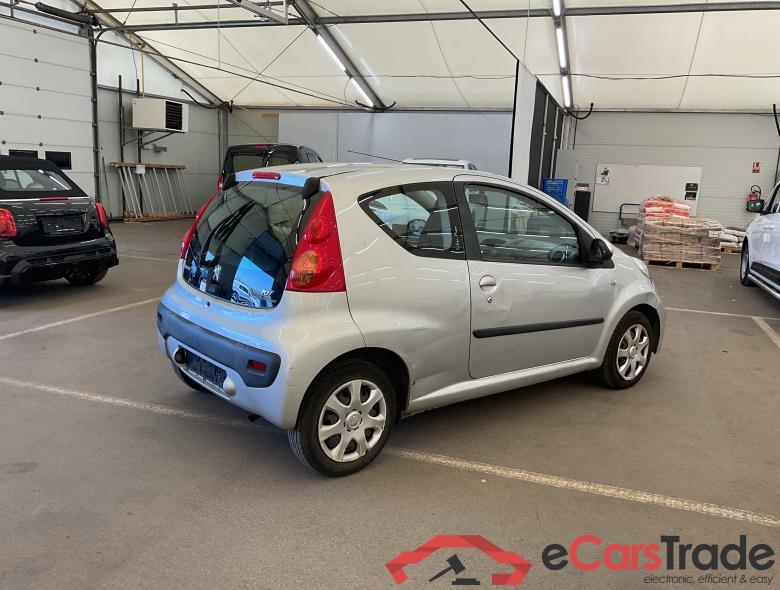 PEUGEOT 107 1.0i Urban Move #2