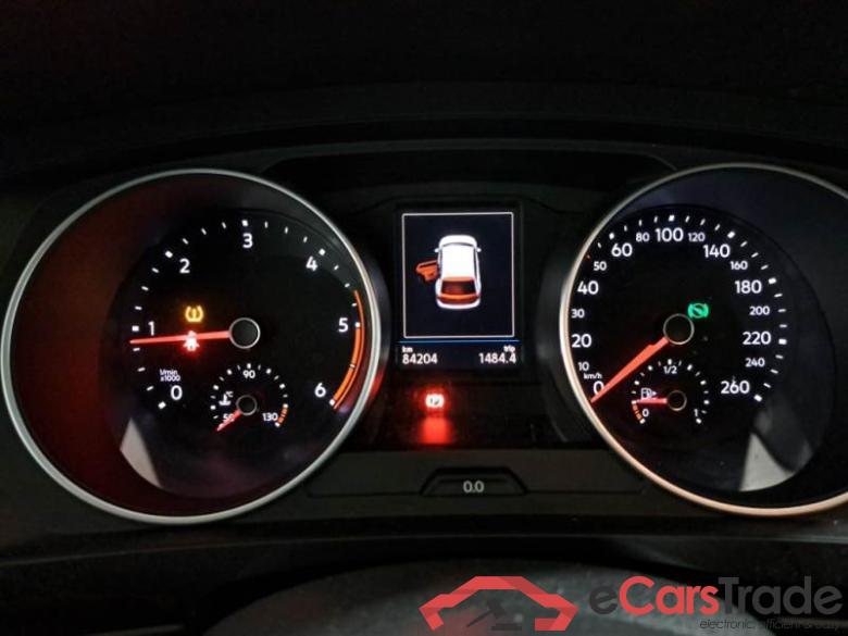 Volkswagen 57 VOLKSWAGEN TIGUAN / 2016 / 5P / SUV 2.0 TDI SCR 110KW SPORT BMT DSG #4