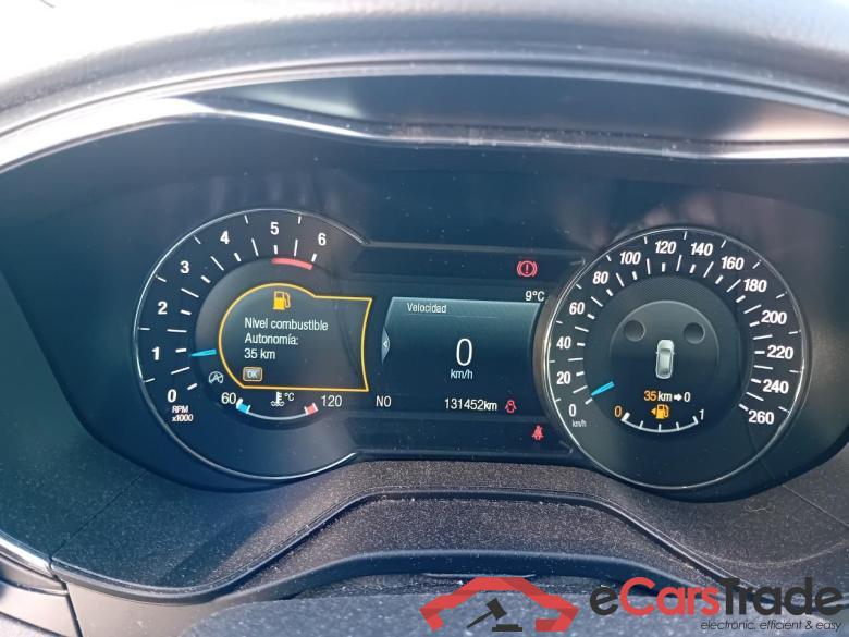 Ford 2.0 TDCi 110kW (150CV) Titanium 235 FORD Mondeo / 2014 / 5P / berlina con portón 2.0 TDCi 110kW (150CV) Titanium 235 #4