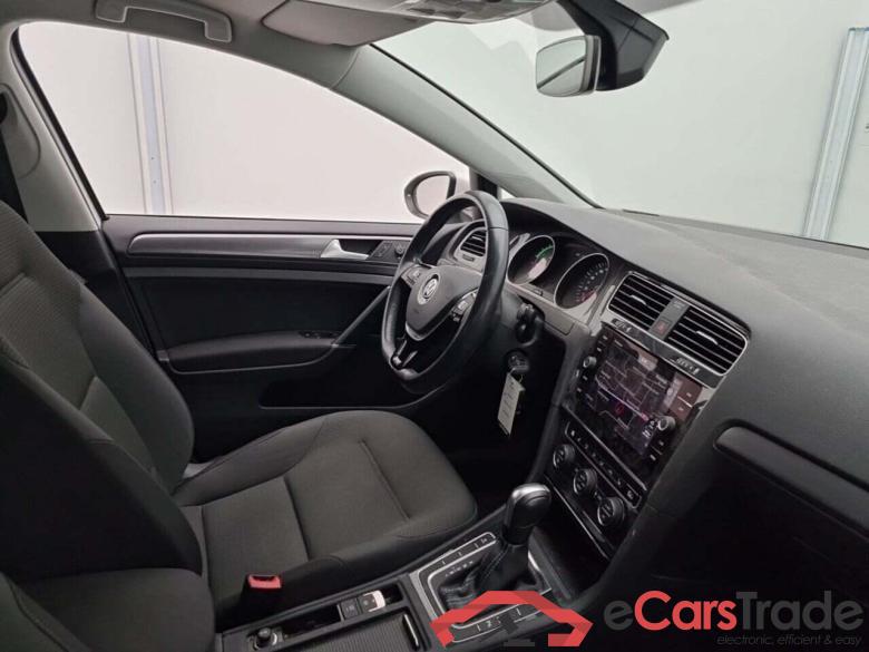 VOLKSWAGEN e-Golf e-Dition #3