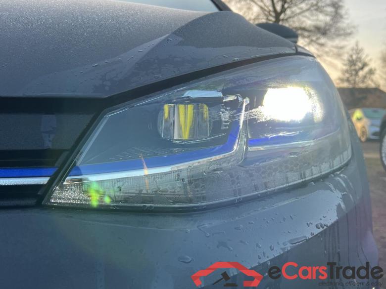 VOLKSWAGEN e-Golf  #4