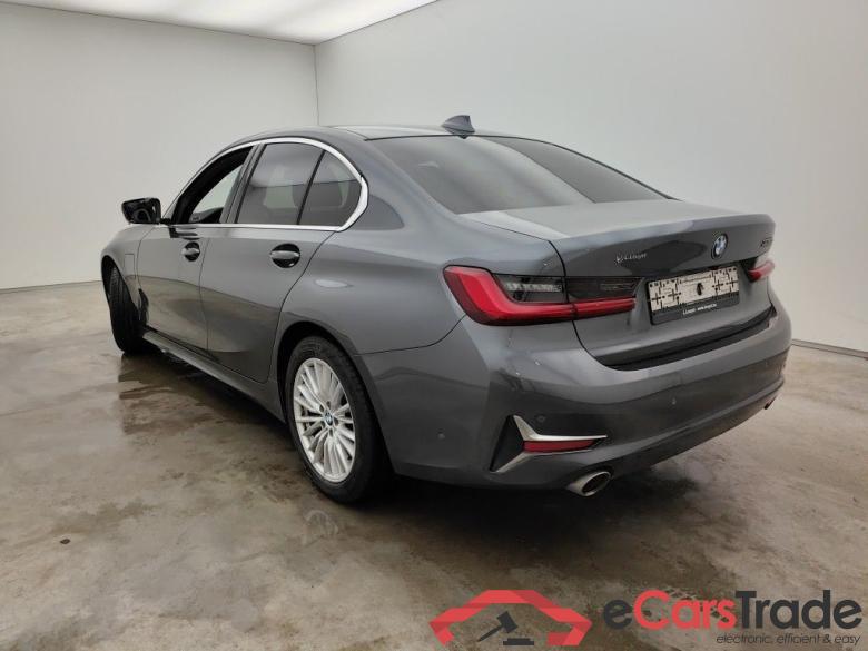 BMW 3 Reeks Berline 330e (135 kW) 4d #3