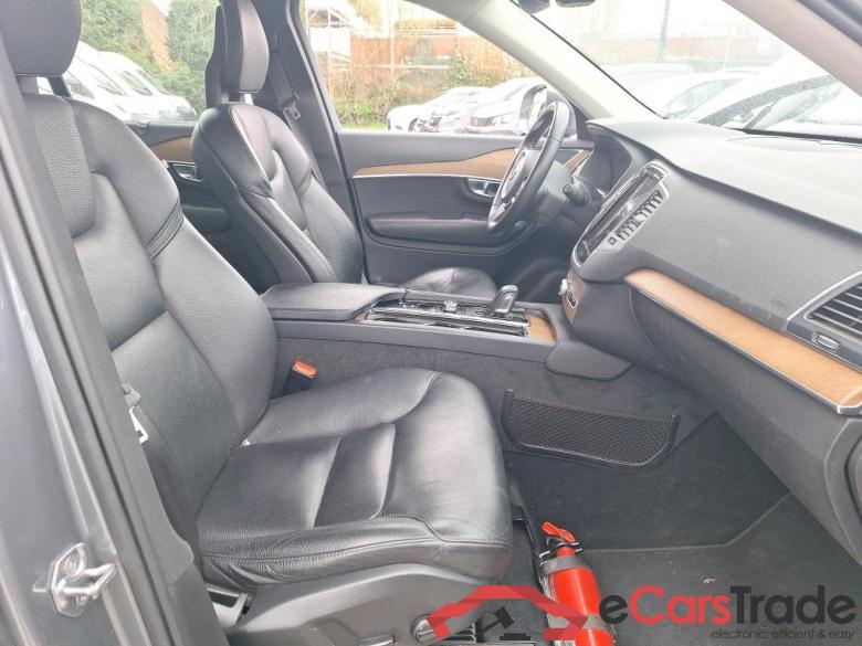 VOLVO - VOL XC90 B5 4WD 235PK Geartronic Momentum Pro With Moritz Leather & 7 Seat Config #3