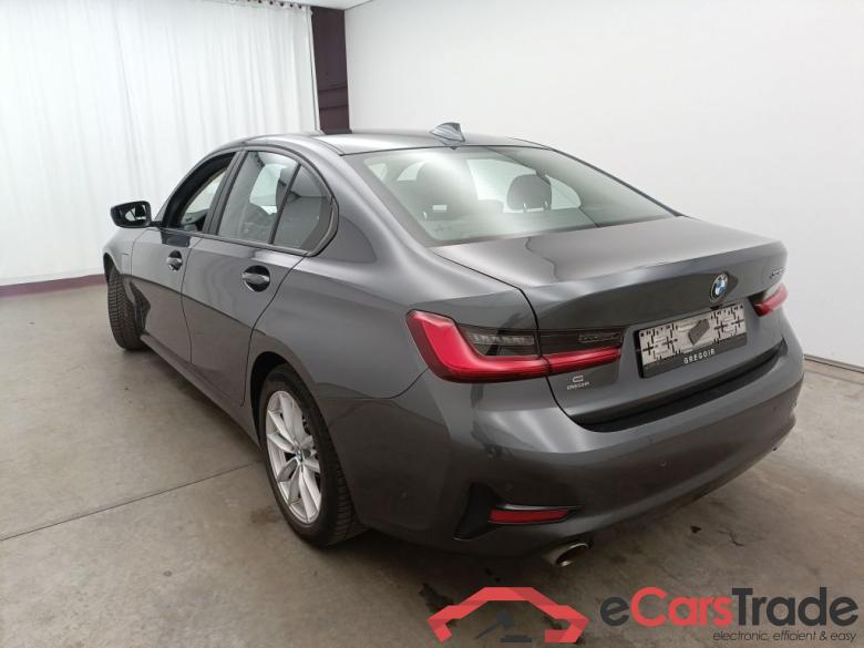 BMW 3 Reeks Berline 330e (135 kW) 4d #3