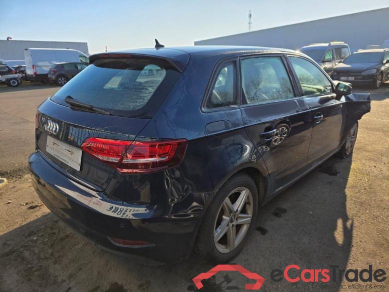 Audi A3 Sportback 1.6 TDi 85kW 5d !! Damaged car !! 64 #5
