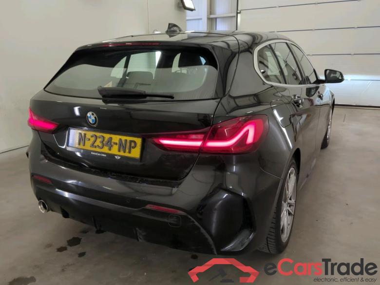 BMW 1 Serie '19 BMW 1 Serie 118iA Business Edition 5d #2