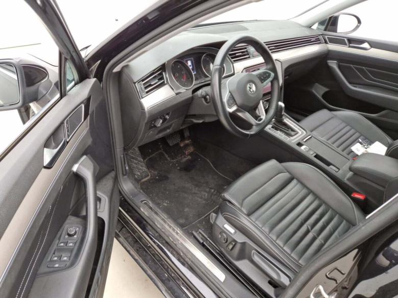 Volkswagen Passat 1.6 TDI Elegance Aut. Pano LED-Matrix Navi Sport-Leather KeylessGo Camera Klima PDC ... #5