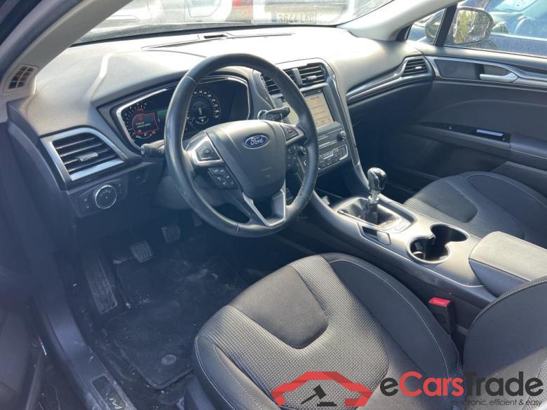 Ford 2.0 TDCi 110kW (150CV) Titanium 235 FORD Mondeo / 2014 / 5P / berlina con portón 2.0 TDCi 110kW (150CV) Titanium 235 #3