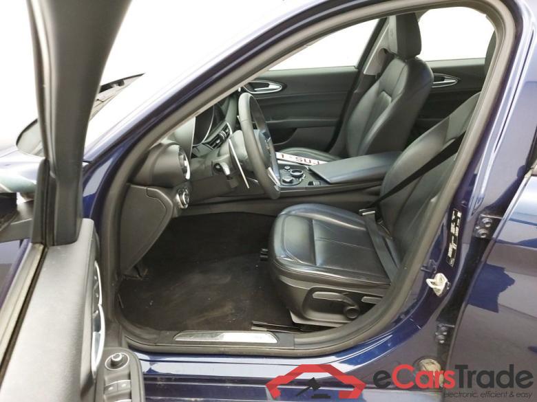 Alfa Romeo Giulia 2.2 JTDm Super Aut. Navi Leather KeylessGo Klima PDC ... #5