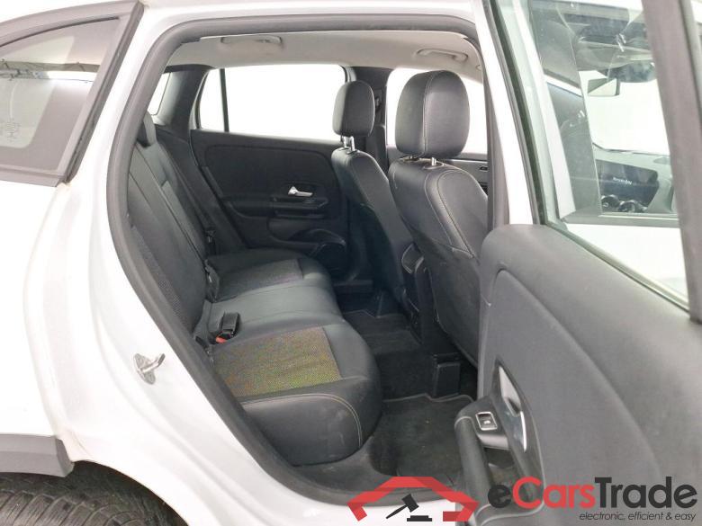 MERCEDES-BENZ GLA 2.0 GLA 180 D DCT Business Solution Essential Plus #6