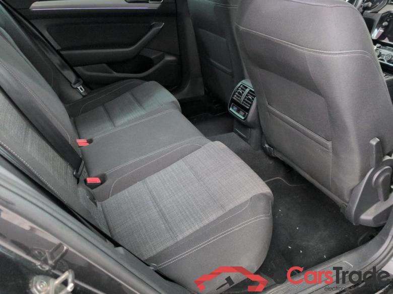 VOLKSWAGEN PASSAT VARIANT DIESEL - 2019 2.0 TDi SCR Style Business Adventure #6