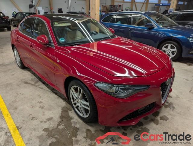 AlfaRomeo Giulia ´16 Giulia Lusso Ti 2.0 Turbo 147KW AT8 E6d #4