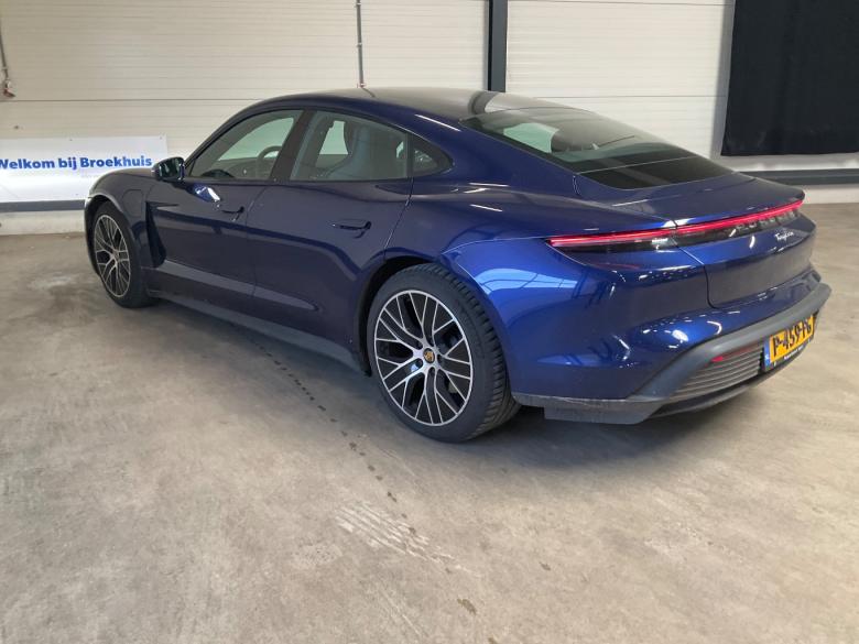 Porsche Taycan Performance 84kWh Pano LED Virtual Navi-Pro Bose Sport-Leather KeylessGo Camera Klima PDC ... #4