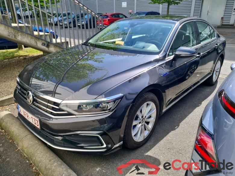 VOLKSWAGEN - VW  PASSAT TSI GTE 218PK DSG Business Pack Design & DDC & Travel Assist & Nav Discover Pro & Comfort & Area View & Pano Roof * HYBRID * #1