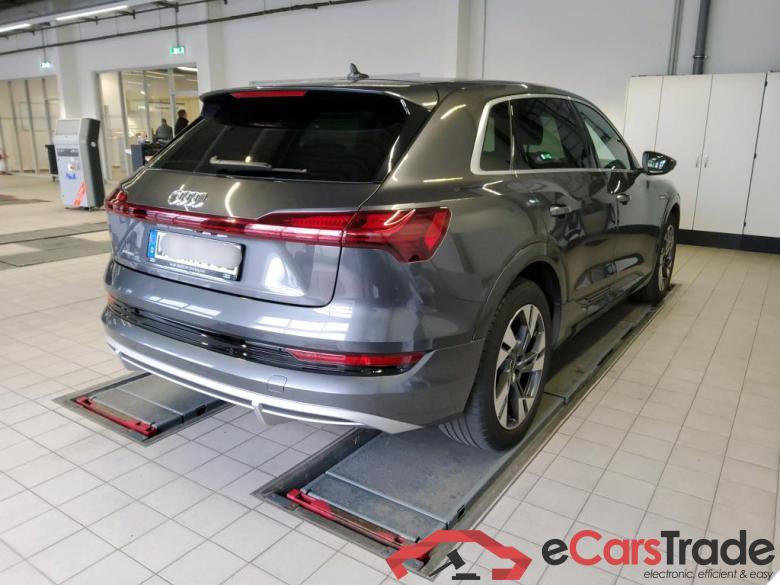 Audi 50 quattro S line E-tron #4