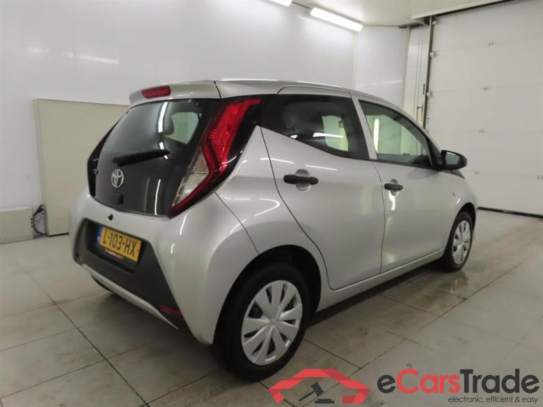 TOYOTA Aygo 1.0 VVT-i x-fun #2