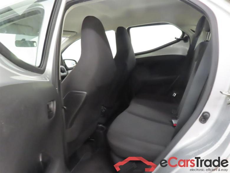 TOYOTA Aygo 1.0 VVT-i x-fun #6